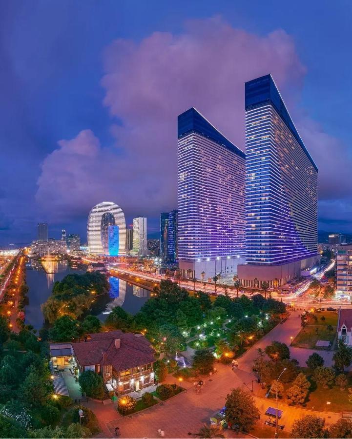 Апарт готель Orbi City Sea View - Special Category Батумі Екстер'єр фото